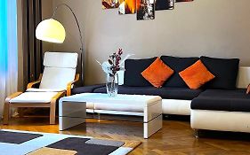 A54: Charming Apartment In The Ruin Bar District